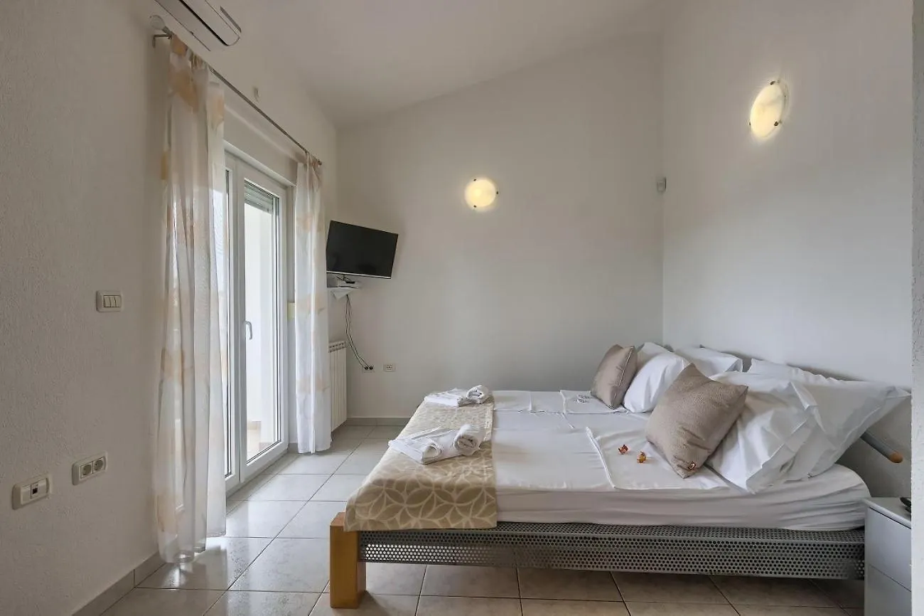 Villa Ajda Pula 0*,  Croatia